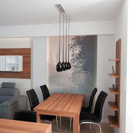 Apartment Diamonds